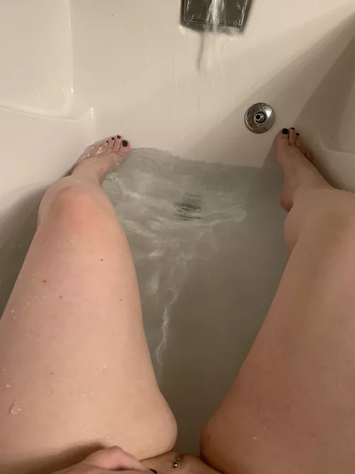 Let’s take a bath together by Star_fruit_princess