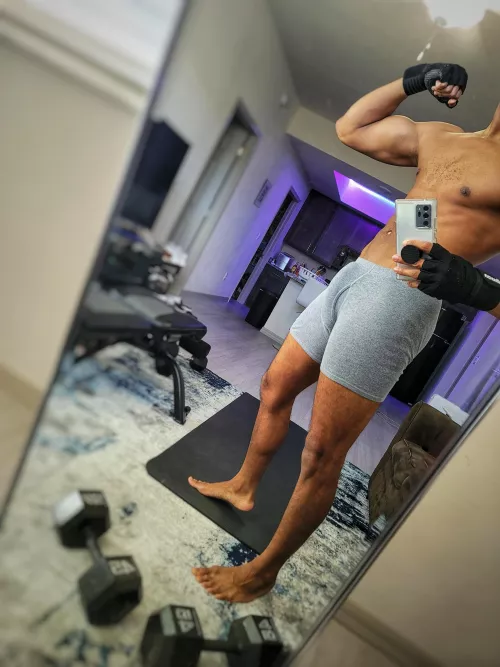 Let's workout 🥵 by stud_bud