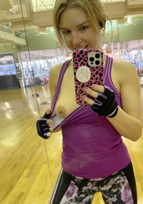 Let’s workout 💪 by flexy-257