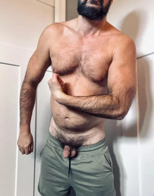 Letting it all hang out [48] by ManMuscleGut