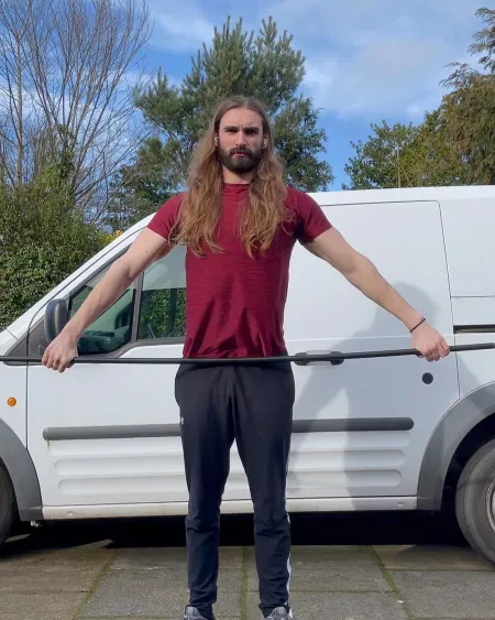 Letting the hair flow whilst doin sum mobility🤘 by Alexjh93