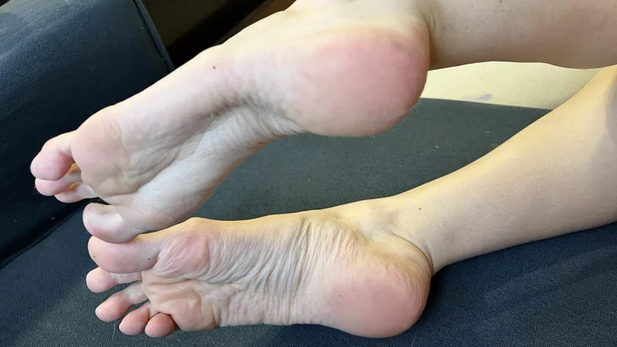 Lick and clean my soles mm