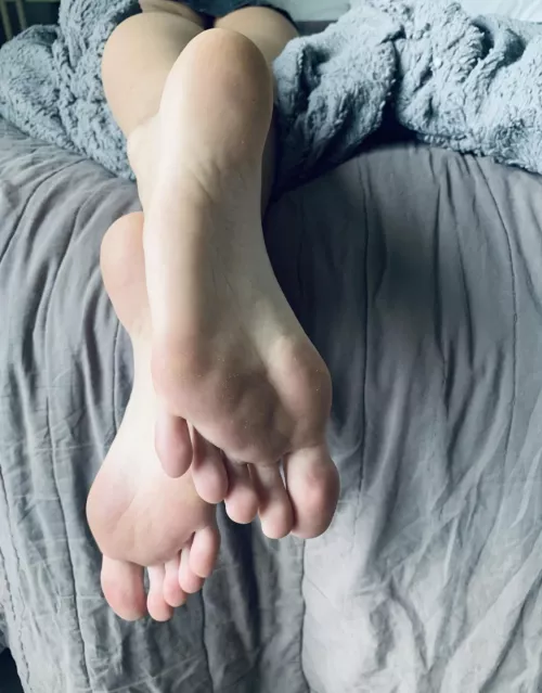 lick my soles by kalliexoxo