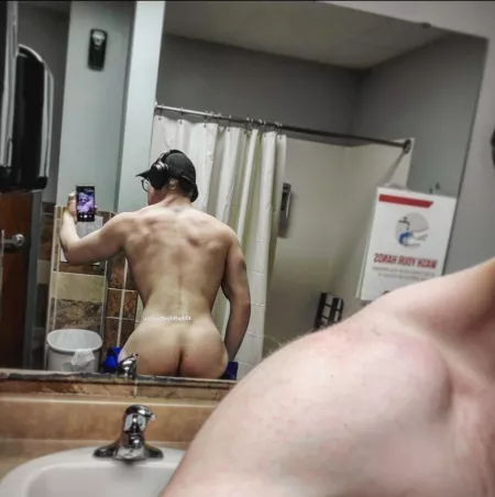 Lick my tight jock hole🌸💦👅 by GymBruhReddit