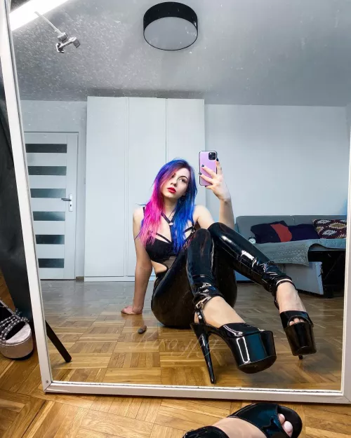 Lick my toes trough peeptoe in my heels 👠 by kirojpg