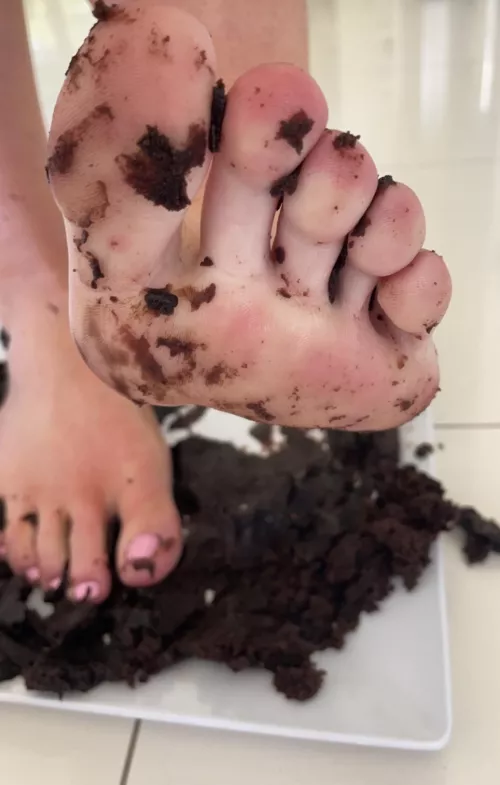 Lick the chocolate cake of my toes [domme] by missfeetandfingers