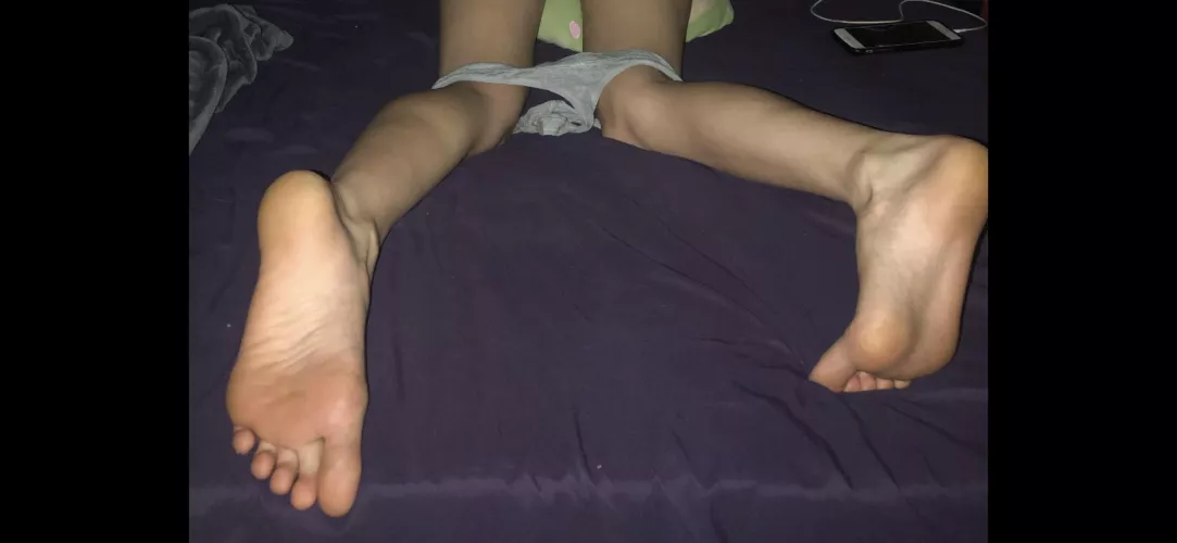 Lick them clean pleaseee 😏 by lilpuddycat69