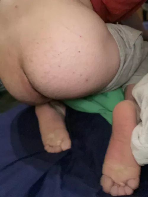 Lick them please by NastyHotSlut