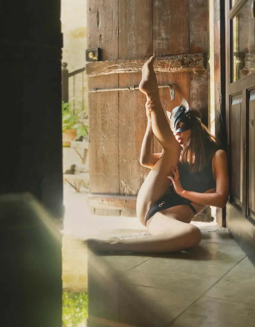 Licking posted by 23snappy