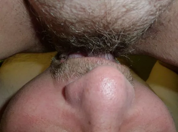 licking my wife's pussy by icox69