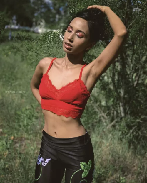 Life is better in a croptop! by xprincessamorx