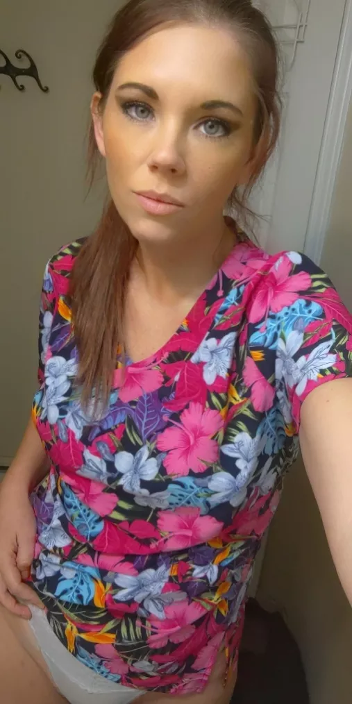 life is much more fun without pants on 😜 posted by peekinmypanties