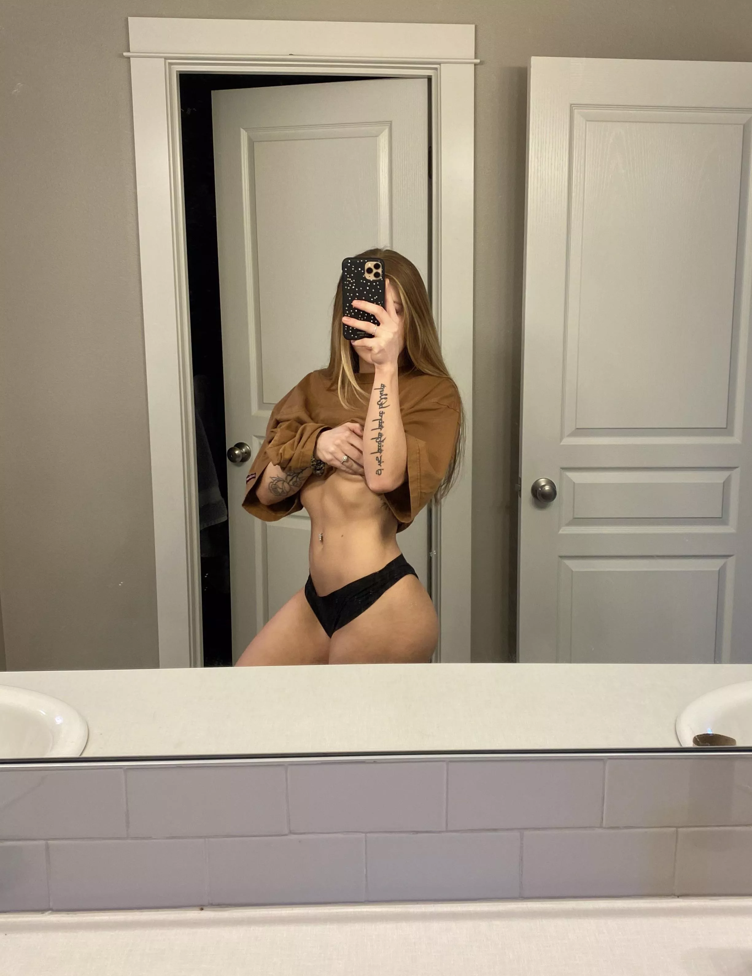 Lift my shirt and you’ll find some surprises 😉 posted by lexiepeterson