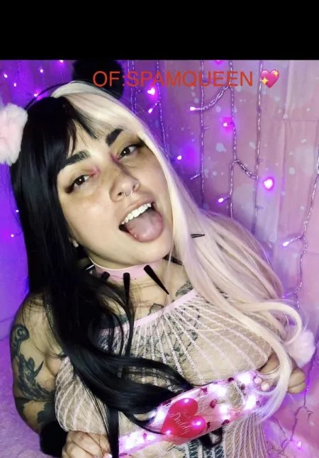 Light up paddle and pink makeup💖 by Poolboi666