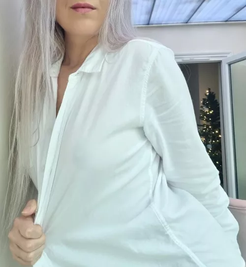 Like a little Xmas angel... Who sins a lot... Would you sin with me? by Daisy_Lust