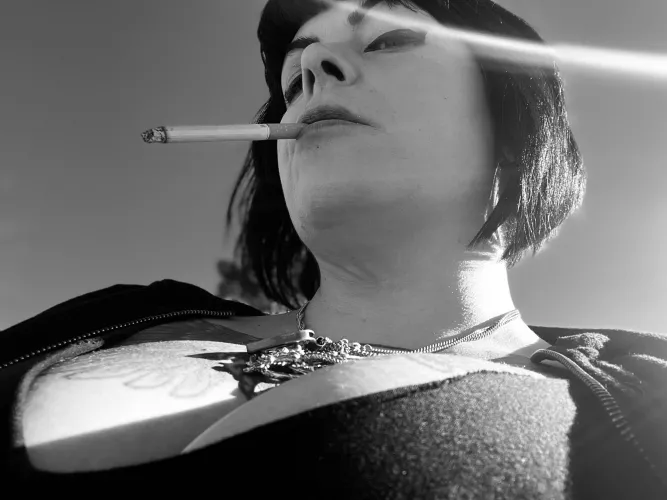 Like my content? Reddit now allows tips💋🚬🔥 by Vfevers