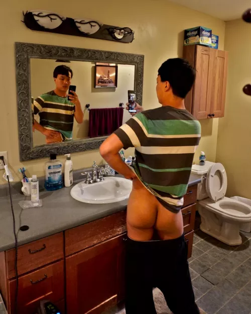 Like my little butt?😏 by freakymuffdiver