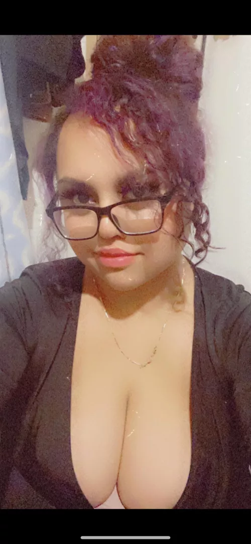 Like my new glasses honey! by Cassidyviolette