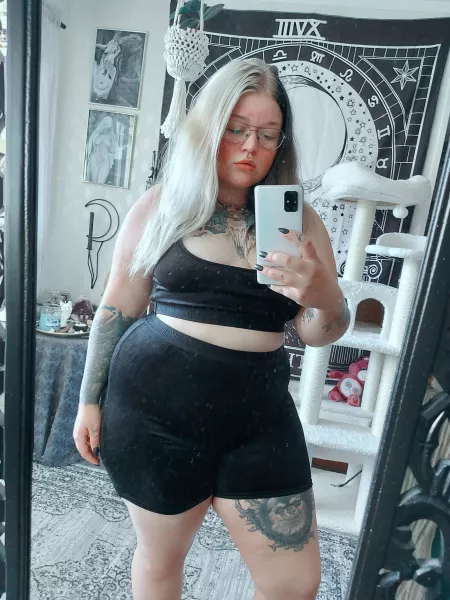 like my new killstar set? 🖤 by officialtrixan_