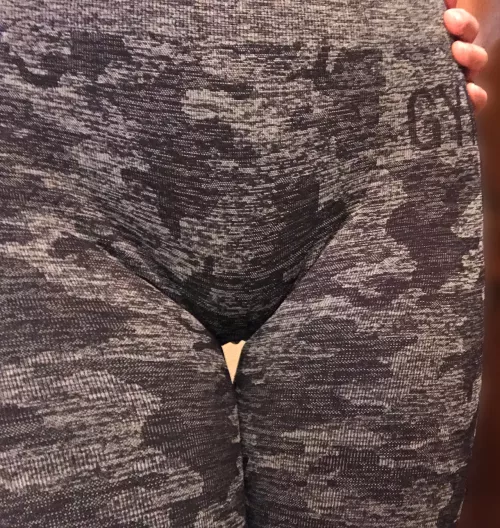 Like my new leggings? Would I catch you looking? by lilly-and-clay