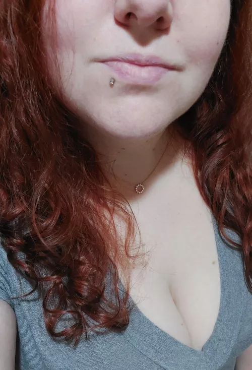 Like my new necklace? by Dastigerlily