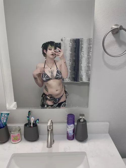 Like my new suit? by cumbunii