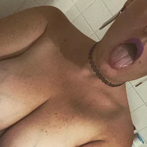 Like my purple lipstick?💜😈 by EdiblePlanties