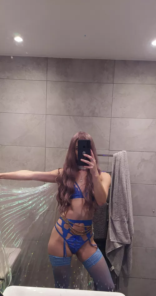 Like this colour on me? 💙[F] by KatiaKink