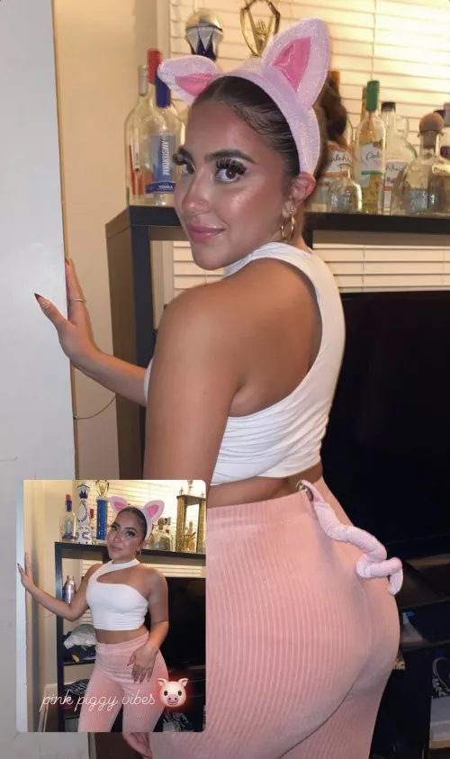 Lil Piggy by FragrantPipe