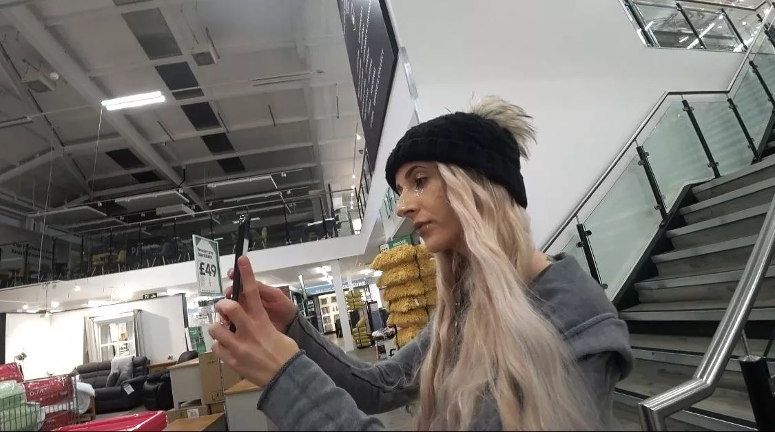 Lil screengrab from my public cumwalk, that’s being posted to Manyvids on Thursday ✌🏼 posted by JadeVow