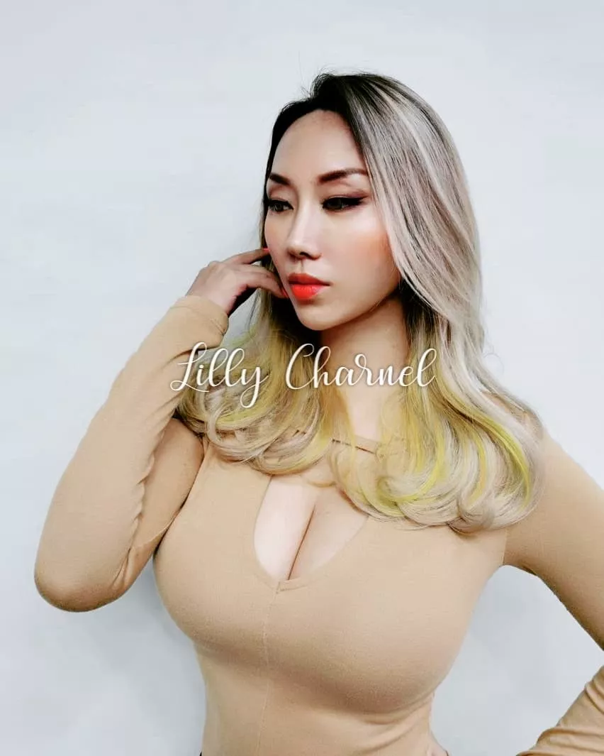 Lilly CHARNEL - fashion & lingerie model. Posting contents very regularly posted by Lilly_Charnel