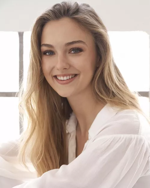 Lilly Krug by whos_high_pitch