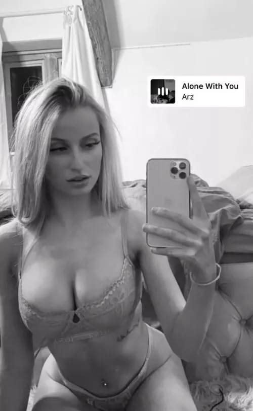 Lily bult sister by dropthebal