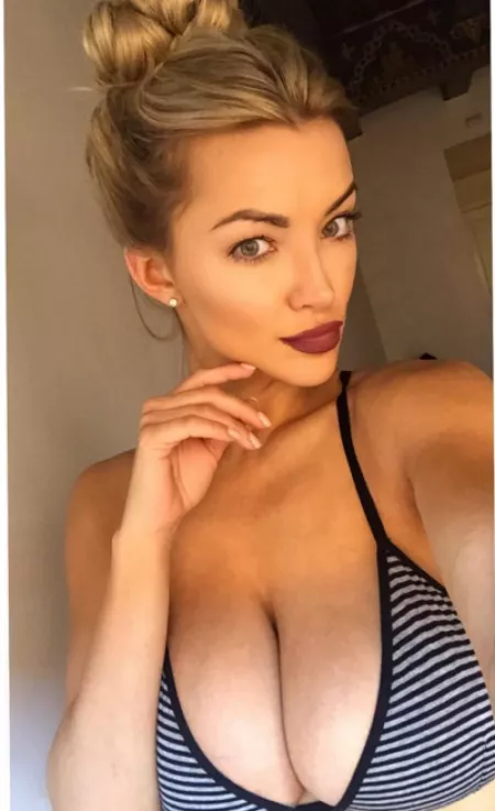 Lindsey Pelas by Dvaderstarlord