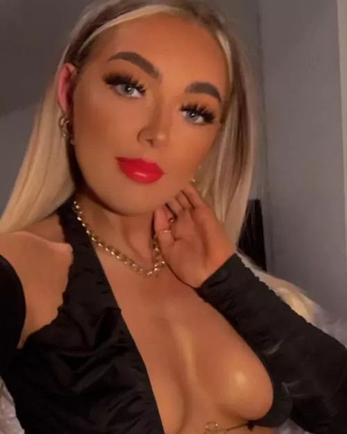 Lips and Tits by big_bad_wolf99