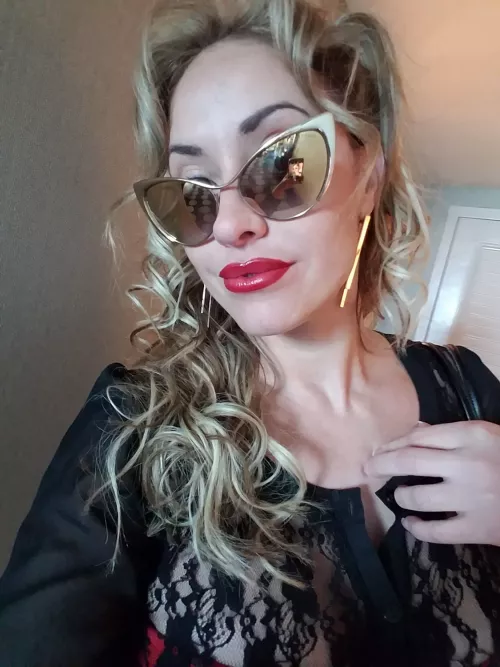 Lips ! by Boring-Huckel667