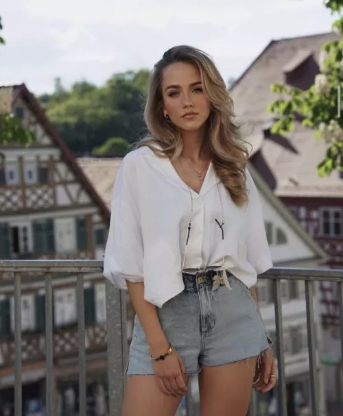 Lisa Tjeng by alejour