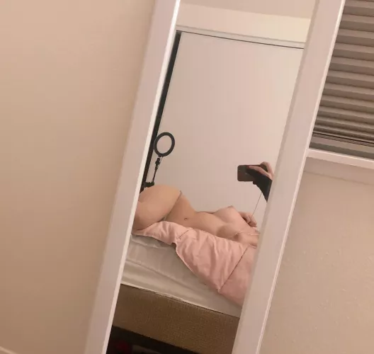 Listening to Mr. Brightside 🃏 by OFchampagnelace