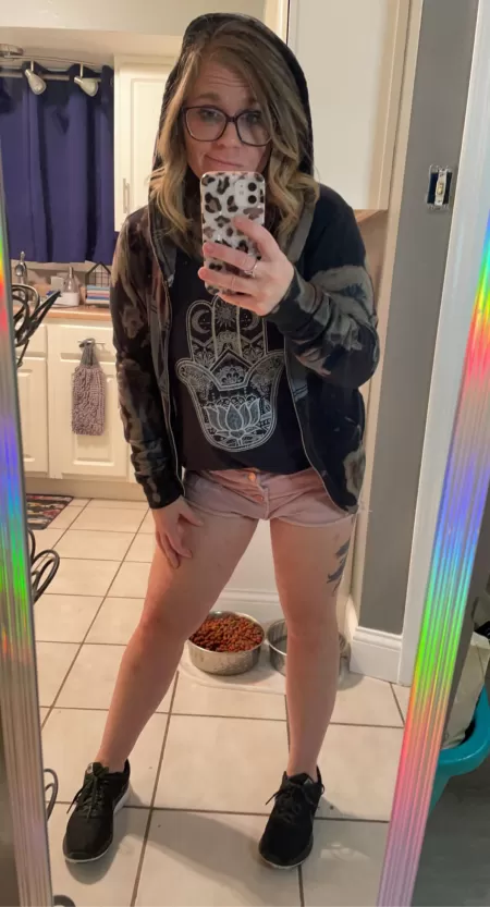 Literally….I’m old enough for shingles apparently 🙈 send help! 🏥 by Babs5677