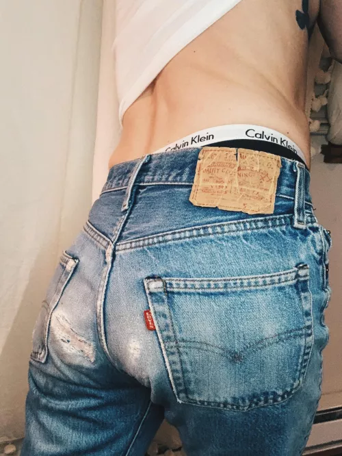 Little butt in Levi’s by ElectricalDisplay