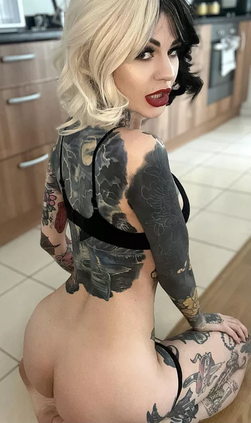 little butt! by Seasick27