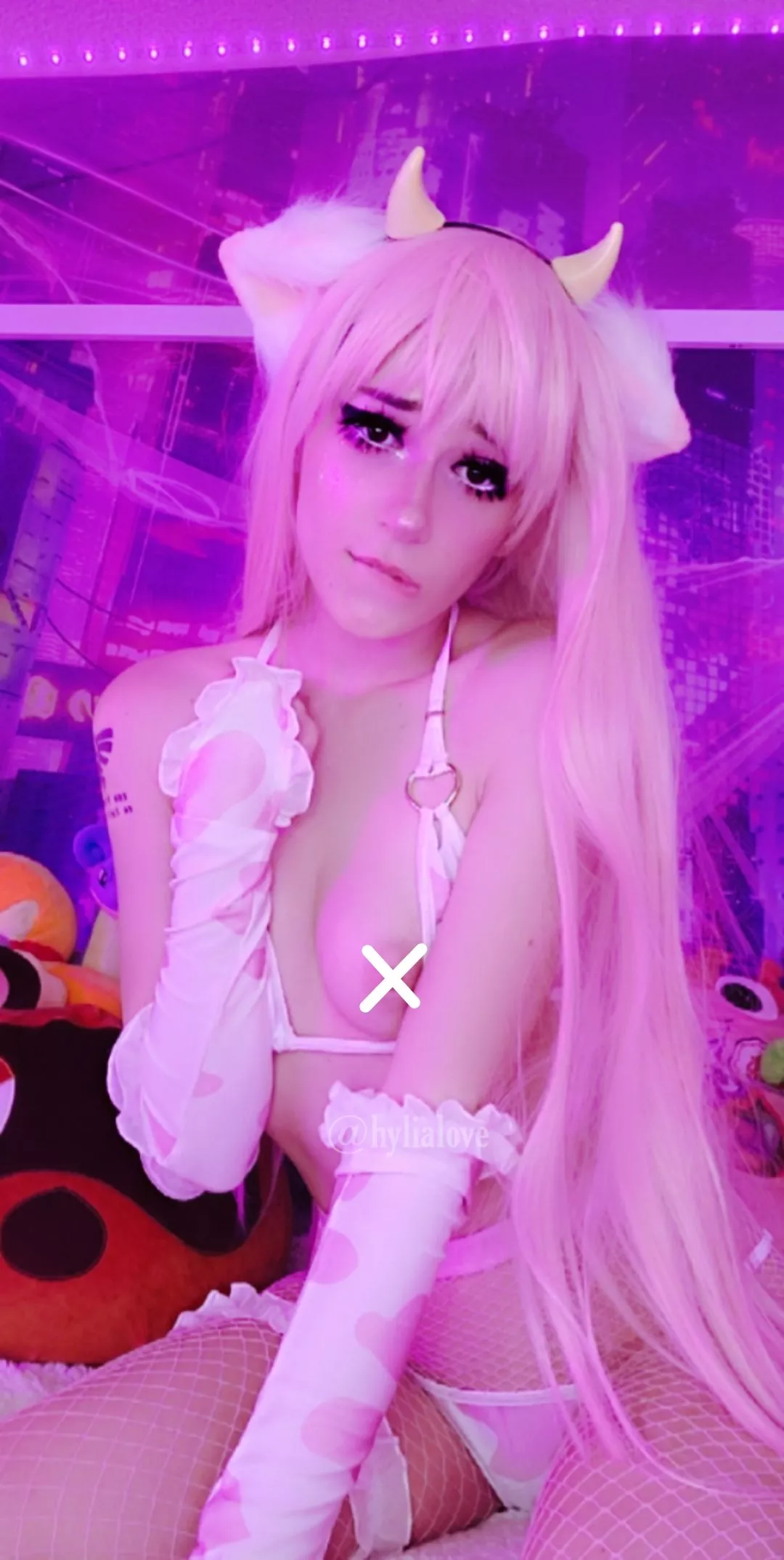 Little calfs need love too 🥺 posted by HyliaLove