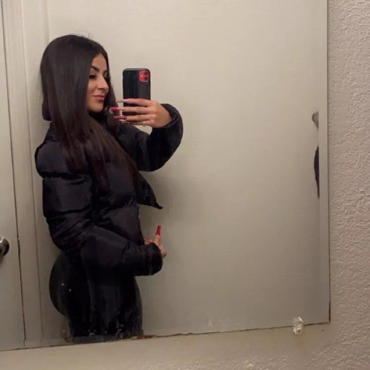 Little peach 😍 posted by Private1629