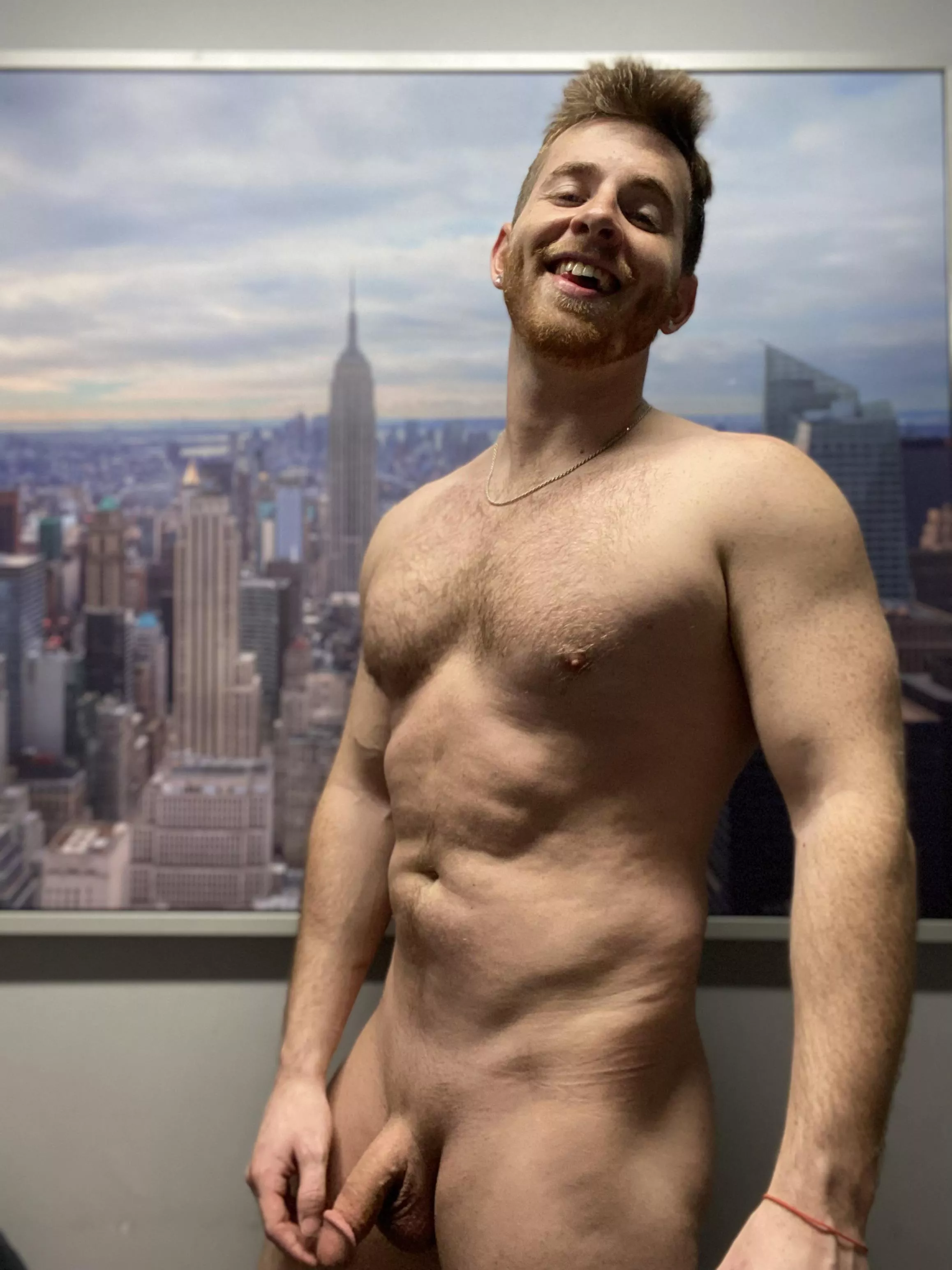 Little post workout flex in the tanning room 😊 (M) posted by boynextdoor_15