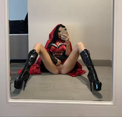 Little red riding hood by dantesparta15