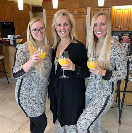 Little sister, mom, older sister by throwaway7384643