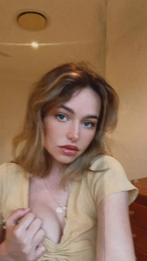 Little tease xx😈 by Nataliembrookes