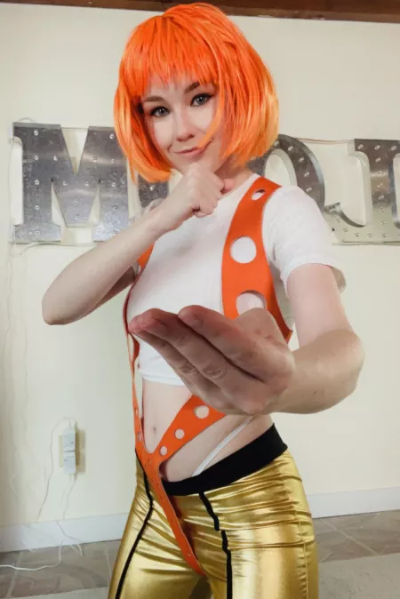 Live on twitch.tv/EmilyBloomShow by EmilyBloomModel