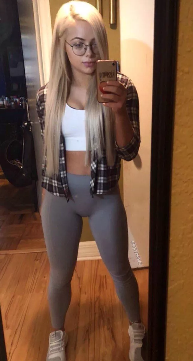 Liv’s Tight😻 posted by Josephthegoat06