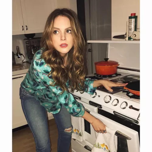 Liz Gilles by AmandaVIII